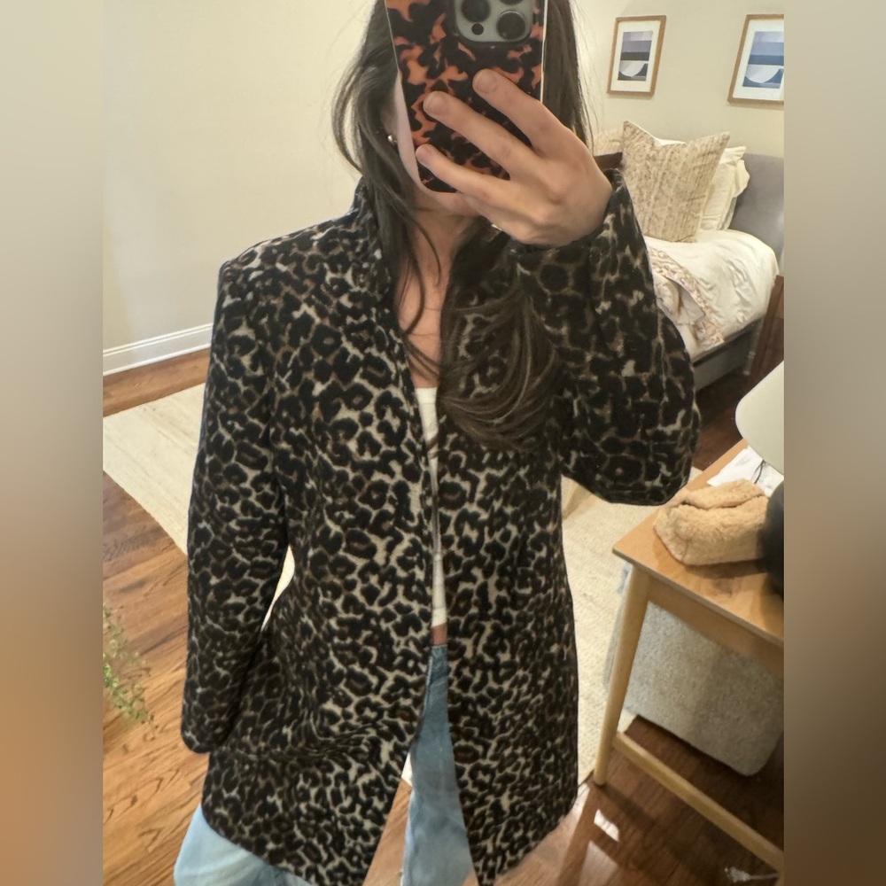 Johnston & Murphy Black and Gray Leopard Print Coat - Picture 4 of 9